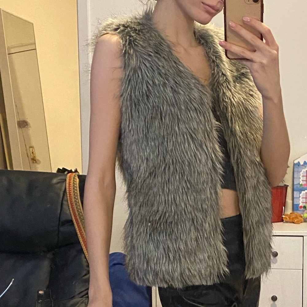 Fur vest - Picture 2 of 2
